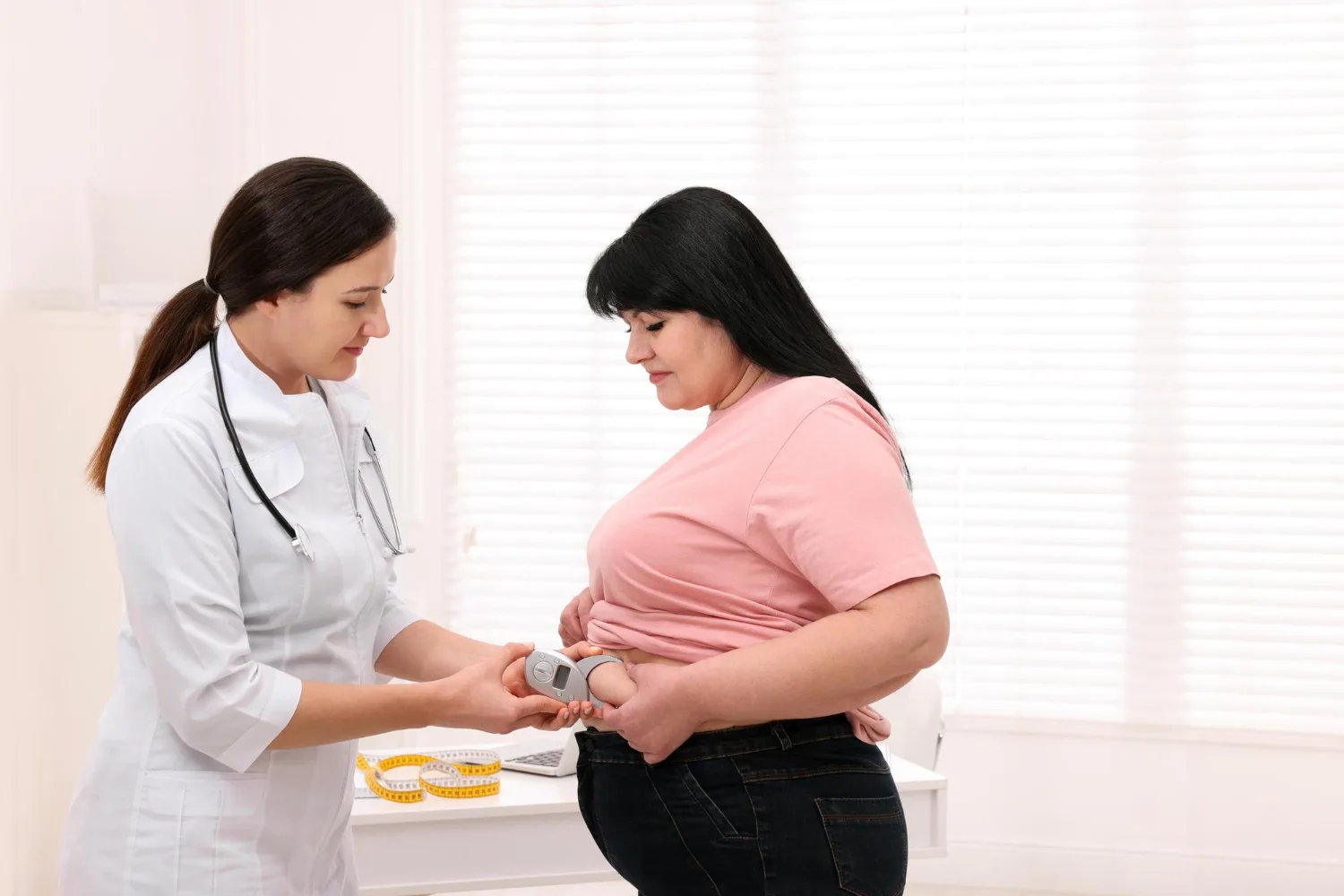 Evaluación y tratamiento de obesidad y síndrome metabólico en Veracruz: atención en Medicina Interna
